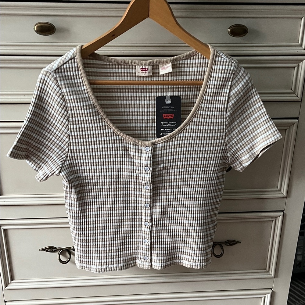 Levi’s snap up ribbed tshirt size large